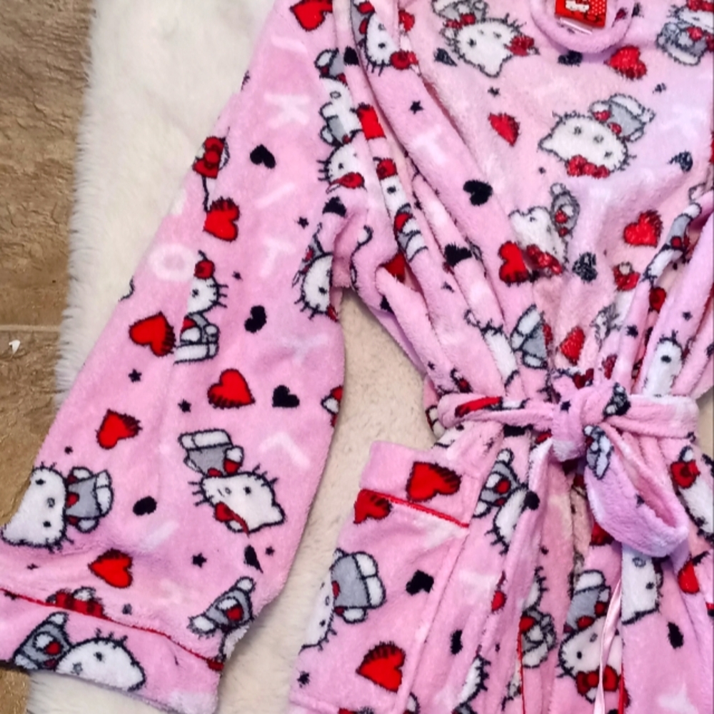 Hello Kitty Robe - Picture 6 of 6